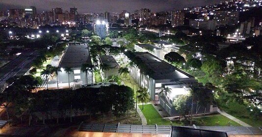 gepli_ucv's tweet photo. Así va quedando la Ciudad Universitaria luego de los trabajos que va realizando la Comisión presidencial de la #UCV https://t.co/YGWoC2Abqh