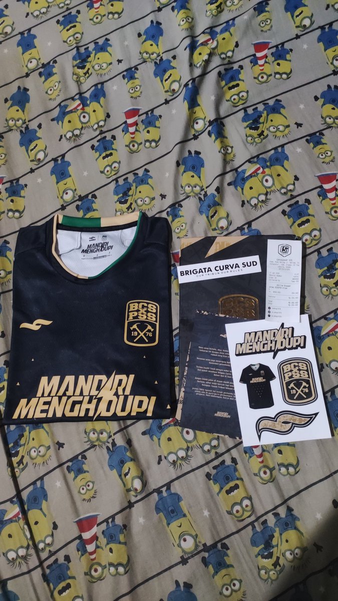 argentamaLL's tweet photo. #UGDforPSS 
- For dol jersey special BCSxPSS Mandiri Menghidupi Hitam sz S (P67, L50), Lengkap box + sticker, mulus nominus (jrng pke) 230k nego alus.
- For dol jacket waterproof undefeated hitam, minus krek an udah ga nempel banget 250 nego alus. 
DM for cp wa @UGDforPSS1976 https://t.co/X0n8HJwIMW