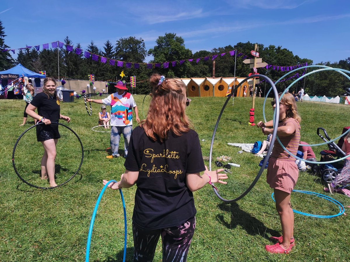 BryngarwPark's tweet photo. Come and learn to be a hula hooping hero with The Sparklettes today between 11am and 1pm. Learn how to spin the hoop on all different parts of your body and some super circus tricks! Free drop in sessions. https://t.co/HORwWqt3pa