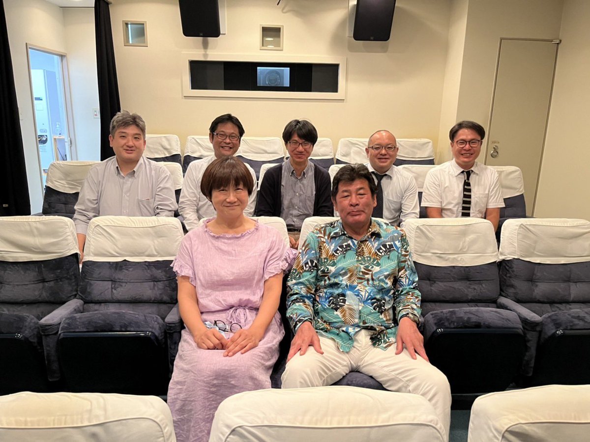 akai_movie's tweet photo. 昨日は劇場支配人方にお集まり頂き『AKAI』決起集会を開催しました！
皆さんと熱い想いを語り合うことができて、公開までに益々気合が入ります❗️🔥🥊

#AKAI #赤井英和 https://t.co/rVFYsitshV
