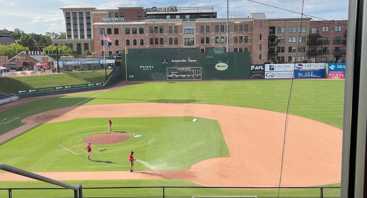 sccaws's tweet photo. Fun times with the SCCAWS executive board at the Greenville Drive Game!!! Special Thanks to Haleigh Smith for organizing! https://t.co/GRpULcmCzw