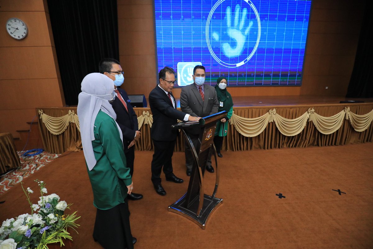nresmalaysia's tweet photo. ๐๐๐ฃ๐ฅ๐ข๐ฌ ๐๐๐ซ๐๐ฌ๐ฆ๐ข๐๐ง ๐๐๐๐๐๐๐ & ๐๐๐ ๐๐๐๐๐ ๐๐๐๐ | ๐๐ ๐๐ฎ๐ฅ๐๐ข ๐๐๐๐ | ๐.๐๐ ๐ฉ๐๐ ๐ข | ๐๐๐ฐ๐๐ง ๐๐๐ข๐๐ฎ๐ซ๐ข, ๐๐๐๐๐
#digitalgis2022
#MyGDI
#ictdigital
#gisgeospatial
#KeTSA
#KeluargaMalaysia https://t.co/9JSZ0Wa848