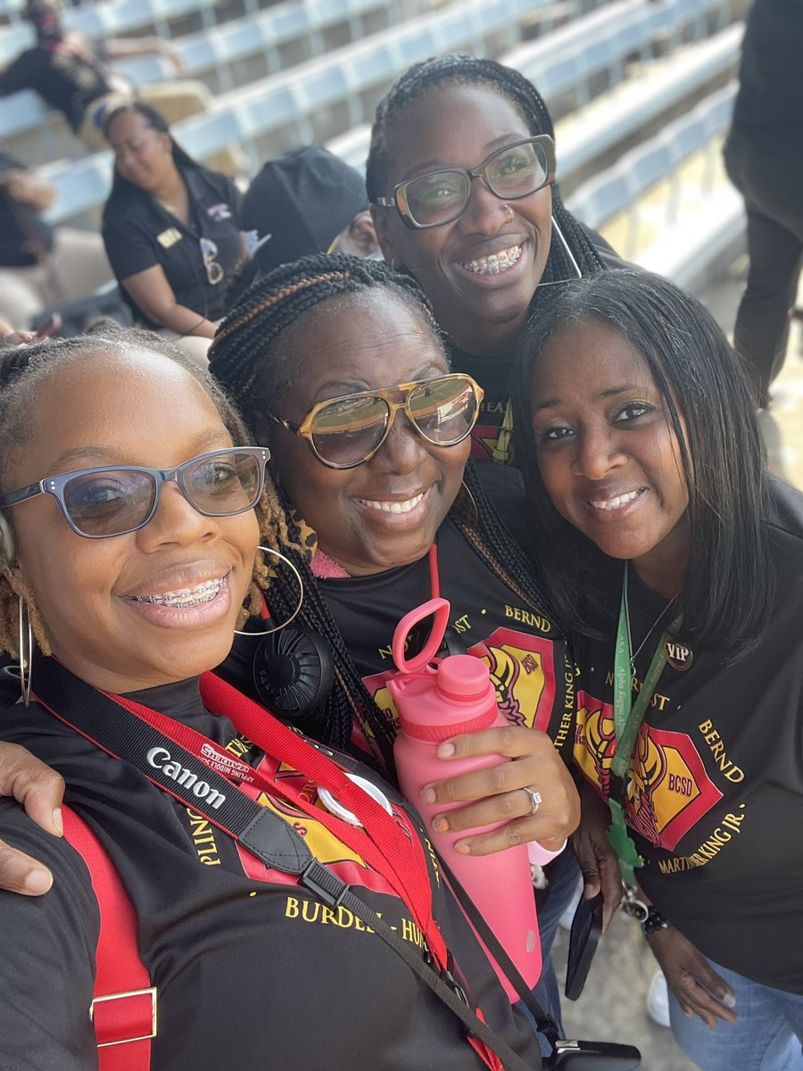 Janelle522's tweet photo. @ApplingSchool is  #Built4Bibb! Such an awesome opening Convocation Yesterday with inspiring messages from @TanyaSClark13 @dan_a_sims!! Let’s have an AWESOME school Year @BibbSchools @ApplingSchool https://t.co/K86pKYX9Mt