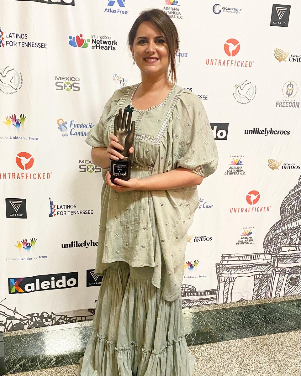 Nilsaalvarez's tweet photo. Holding back tears for receiving the Liberty Award given by @unidosvstrata on behalf of the 63+ Mexican families who I have been advocating for since #MarchToTheBorder in an effort for their kids to be identified & rescued. #ForEvelyn #EndModernSlavery #EndHumanTrafficking https://t.co/GFE8v8HXYx
