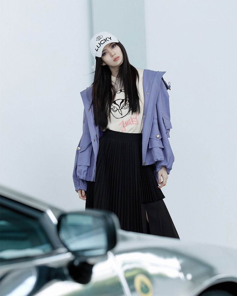 HanSoHeeNation's tweet photo. Lucky Chouette 7 Instagram update starring Han So Hee for August Issue
Edge, Chic, Unique

https://t.co/VEcqANeC1v

#GentleBusiness #CityWoman
#HanSoHee #Sohee #한소희
#LuckyChouette #LuckySohee https://t.co/2RXf3ucXkp
