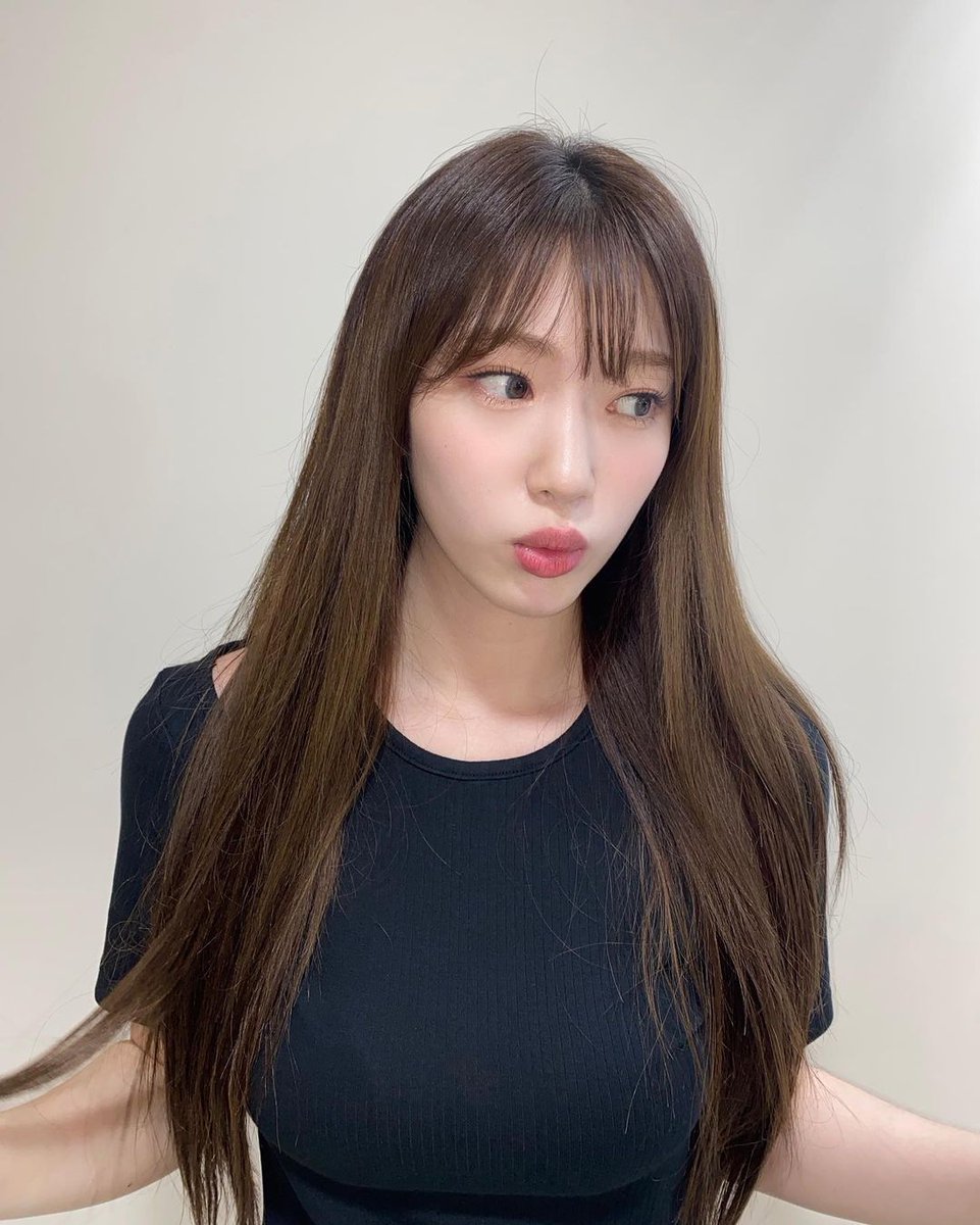Like_Suyun's tweet photo. 220727 HiSUYUN Instagram

수민이랑 스테이션Z💜
다음에도 또 같이 하자☺️ 앨범 잘 들을게 고마��✨😈

#김수윤 #수윤 #SUYUN #로켓펀치 #Rocketpunch https://t.co/ESR8ZTgFUx