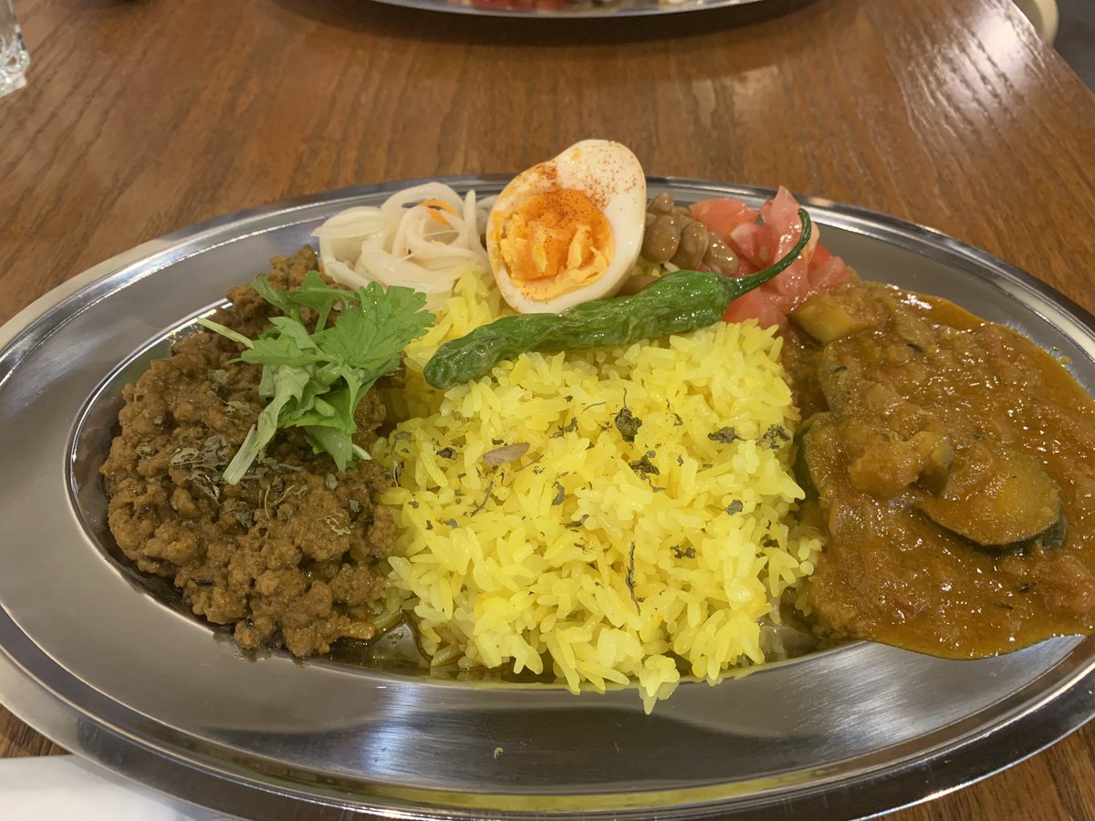 haru_hiro0612's tweet photo. 文の里商店街
@botan_abeno さん。

℃営業前に
[ひろしのカレー]食べてきました✨

スパイスカレーて身体にいい❣️を実感するカレーが、ホントに美味しいかったです。

ひろしさんは、℃の店舗を作ってくれた人です✨ https://t.co/sOfTSj645I