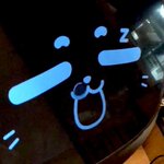 ガストの配膳ロボットが面白いw「充電してにゃああ!」と叫び出す!
