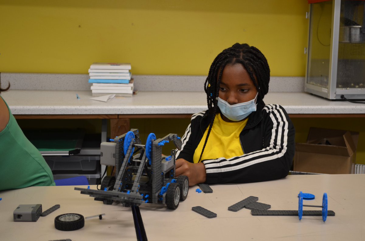 We had the opportunity to mentor Sacred Heat Nativity School students about STEM and robotics using VEX IQ systems. The students were able to build, wire, code, and even race their robots! We are extremely grateful for this experience and hope to do it again soon!

#gobells