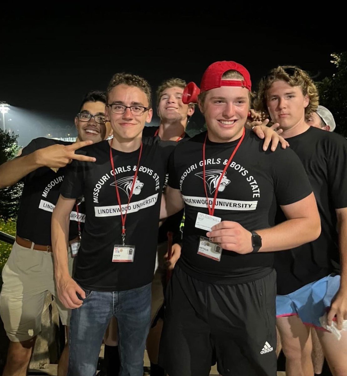 ✨SENIOR SPOTLIGHT✨

Art Maxwell! Art began speech and debate his freshmen year, and instantly fell in love with it. He is the founder of mock trial and member of varsity golf team. Art is thankful for speech and debate because is has truly given him a second family.