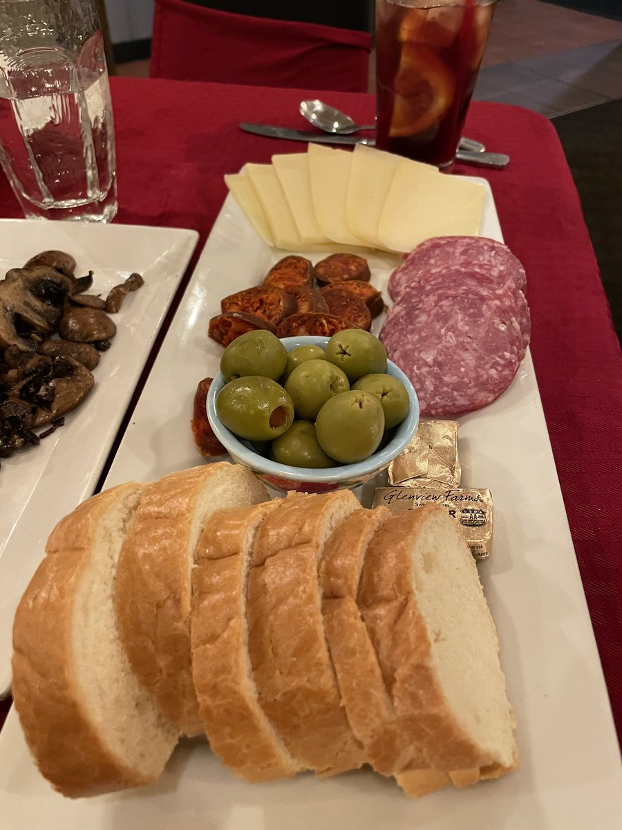 PunchPicon's tweet photo. Whoa. Shrimp scampi on mashed and the chorizo &amp; cheese plate. This is not your father’s menu. https://t.co/L1aBTIMTLS