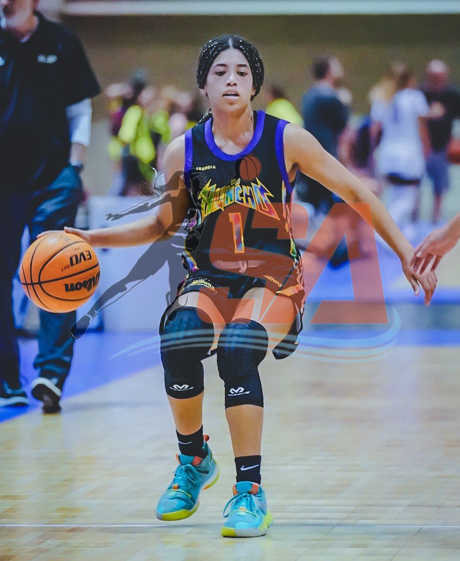 SAthletesLBB's tweet photo. #SouthForsyth HS (GA) 2023 G Sharon Tolliver (@sharontolliver0) at the #NationalChampionship

📸 @ThaRealSleep https://t.co/Xmu9XuIzHS