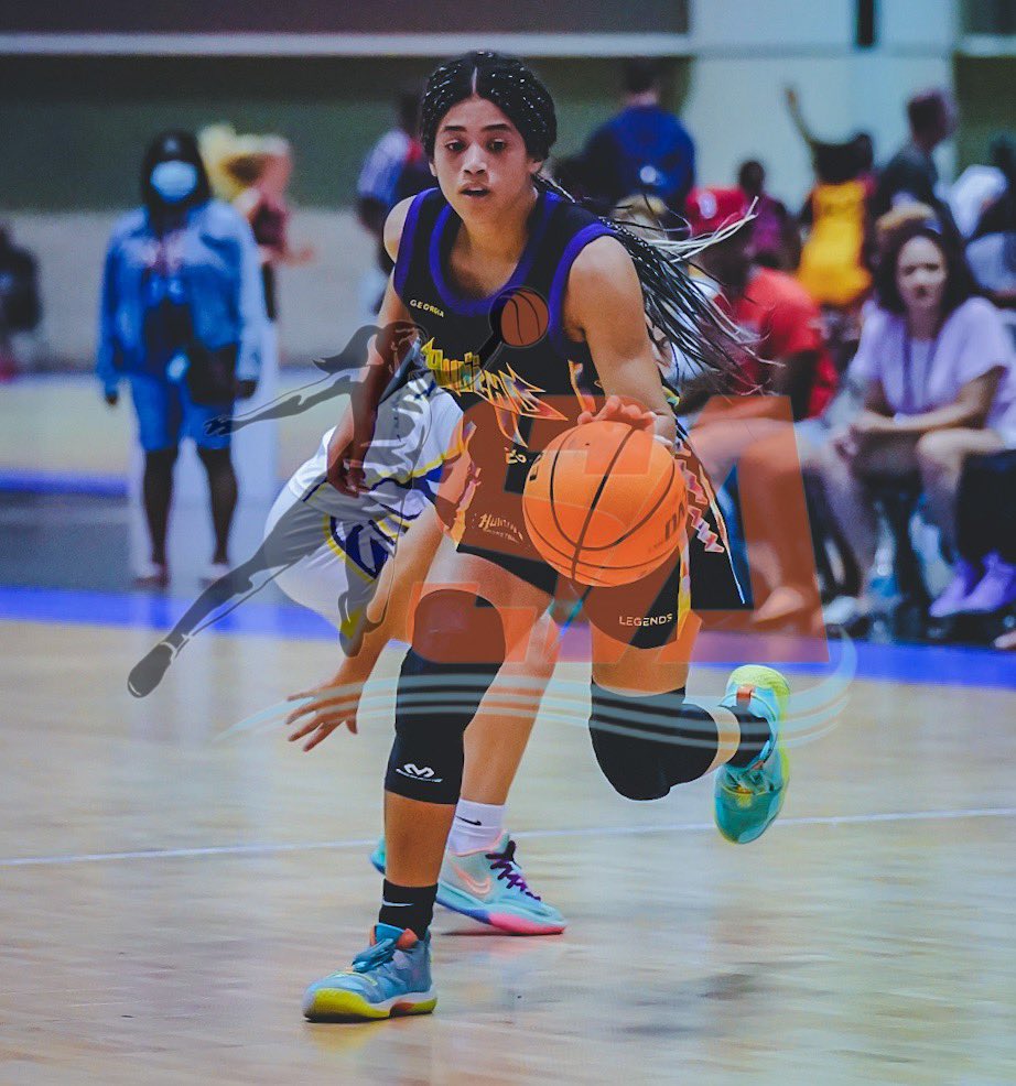 SAthletesLBB's tweet photo. #SouthForsyth HS (GA) 2023 G Sharon Tolliver (@sharontolliver0) at the #NationalChampionship

📸 @ThaRealSleep https://t.co/Xmu9XuIzHS