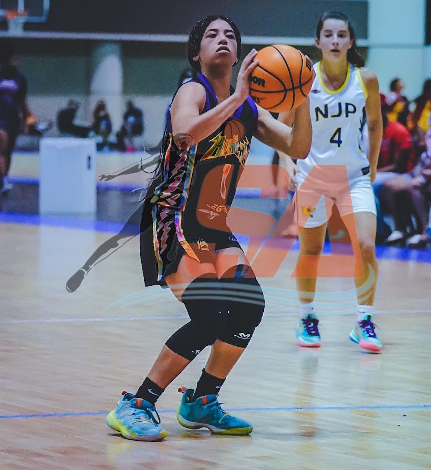SAthletesLBB's tweet photo. #SouthForsyth HS (GA) 2023 G Sharon Tolliver (@sharontolliver0) at the #NationalChampionship

📸 @ThaRealSleep https://t.co/Xmu9XuIzHS