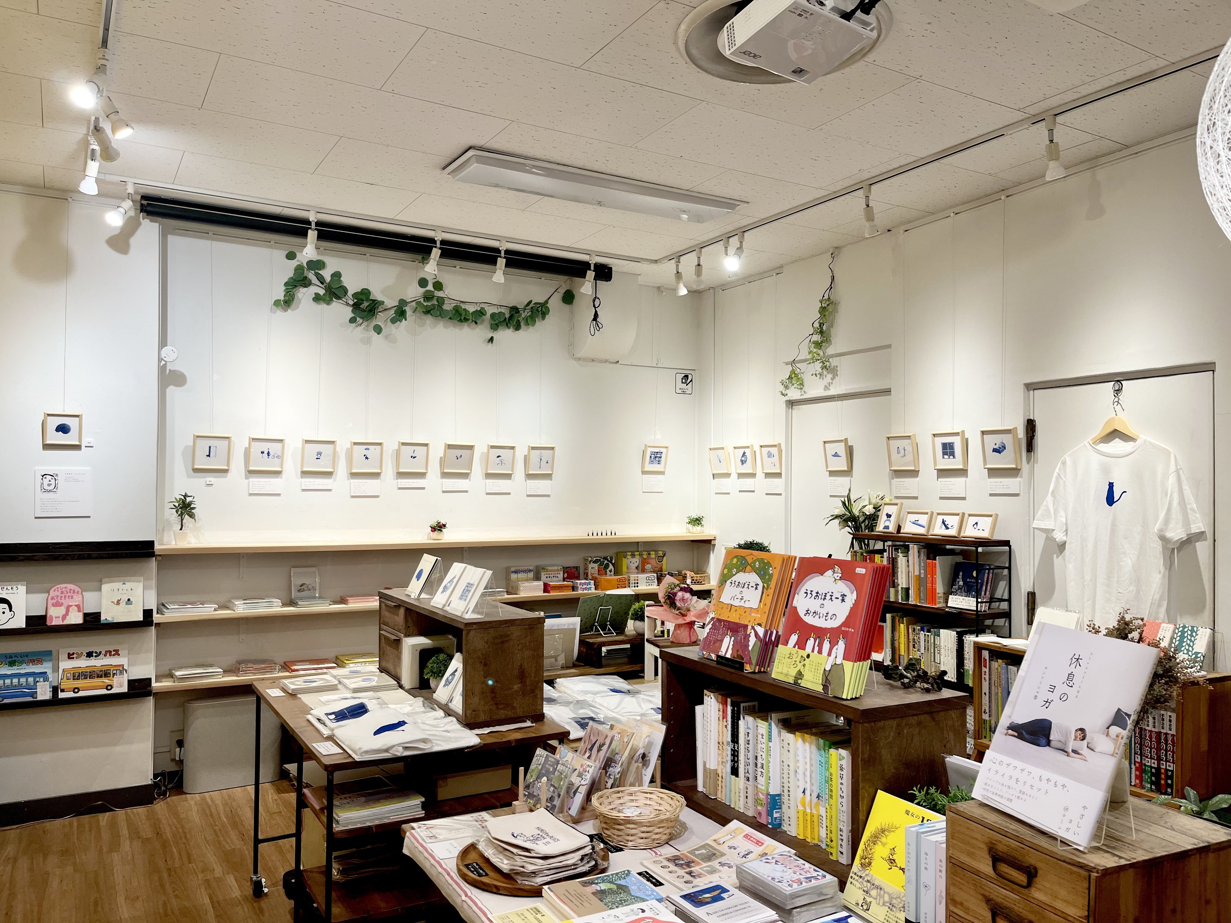 よもぎbooks 9 14 9 25 村田エミコ木版画展開催 こんにちは お知らせ少し遅くなりましたが7 27 水 営業しています 17時30分までご来店お待ちしております 半田遊太 Yuta 3 3 3 個展 ねことだれかのゆめ は7 31 日 まで開催中です 店内涼しくしてい