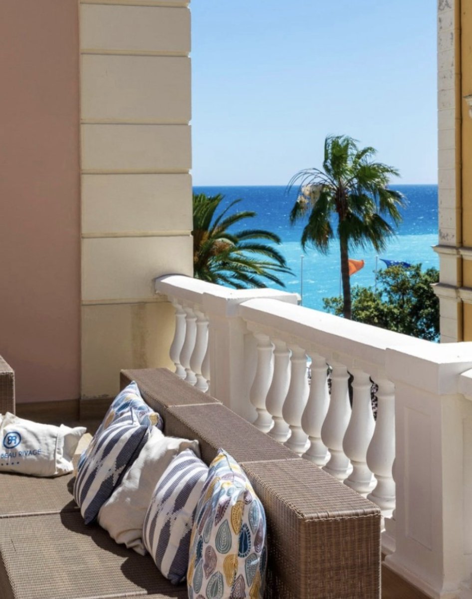 [ #BoutiqueHotelNice - #CotedAzurFrance ]
Depuis la suite du <a href="/BeauRivageNice/">Beau Rivage Nice</a> en ce mercredi matin! <a href="/VisitCotedazur/">Côte d'Azur France</a> <a href="/ExploreNCA/">Explore Nice Côte d'Azur</a> <a href="/VilledeNice/">Ville de Nice</a>