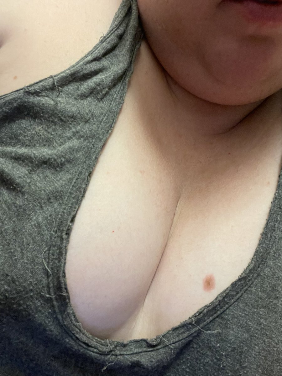 LadyAda7's tweet image. Cleavage just because. Dog bless estrogen.