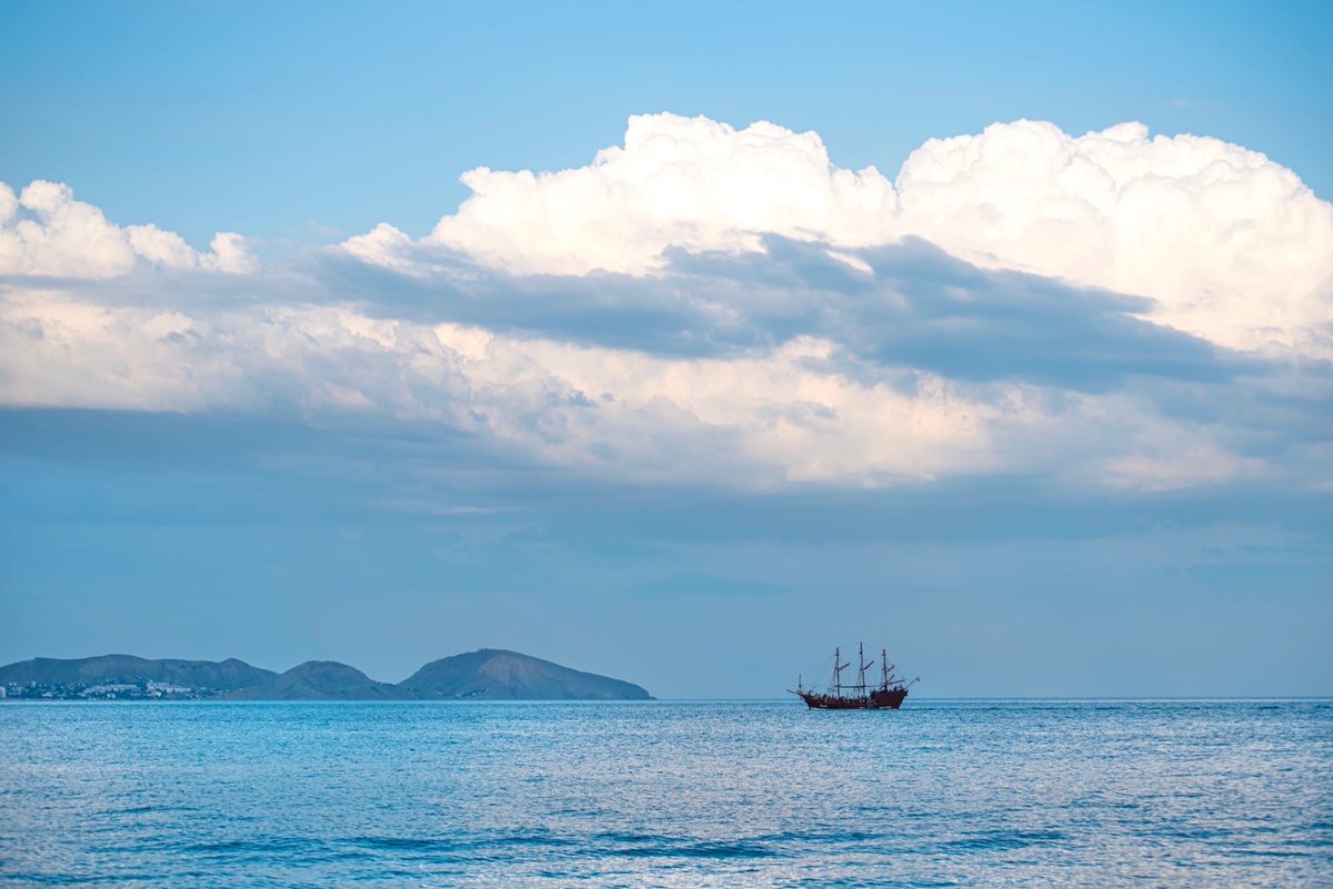 коктебель море 2021. коктебель крым 2023. феодосия набережная коктебель. коктебель лисья бухта пляж. коктебель пляж 2022.