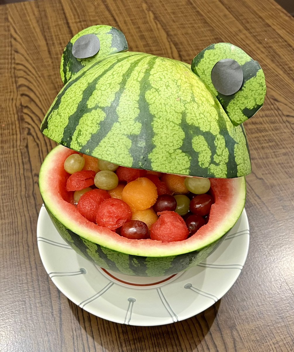 yasushi_fujii_'s tweet photo. #スイカの日 ですよ、こんにちは〜🐸✨
そしてバイバ〜イ!🍉
(これから食べられるため)
https://t.co/OnvTC4OJp1
#アベヒル #PicPoP
#abemanews #tvasahi
#徳永有美 #ABEMA https://t.co/sLacDKdncc
