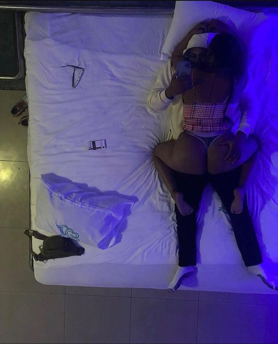 Roodenscy's tweet photo. How😫 i want to 🥹 be with 🍯her❤️💦 https://t.co/R9mekcbLYK