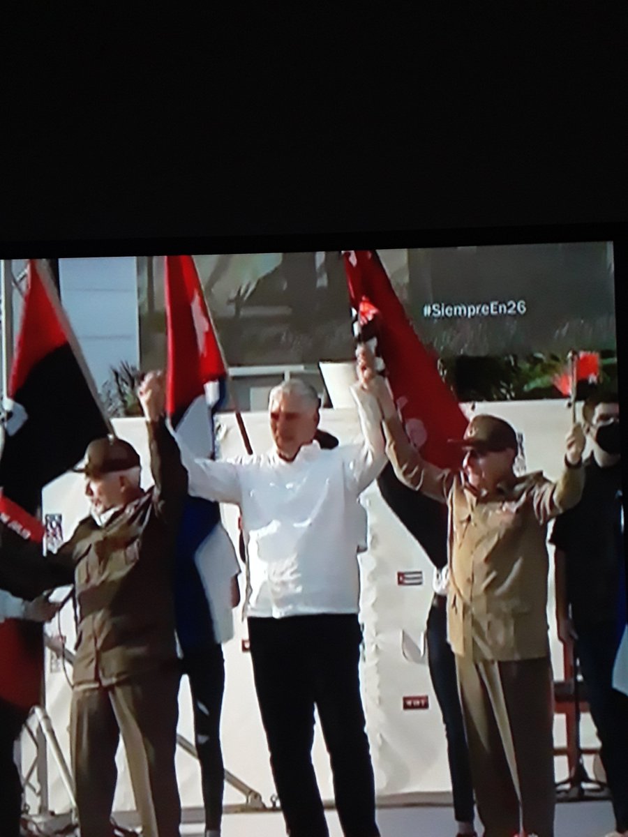 Ahi está la generación histórica y la continuidad, siempre con el pié en el estribo #SiempreEn26 #CubaViveYTrabaja #CubaPorLaPaz