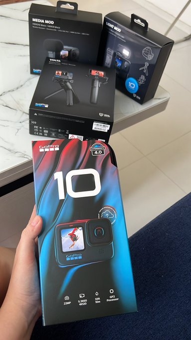 ITS HEREEEEEEEEEEEEE https://t.co/LRs1kVxkAo
