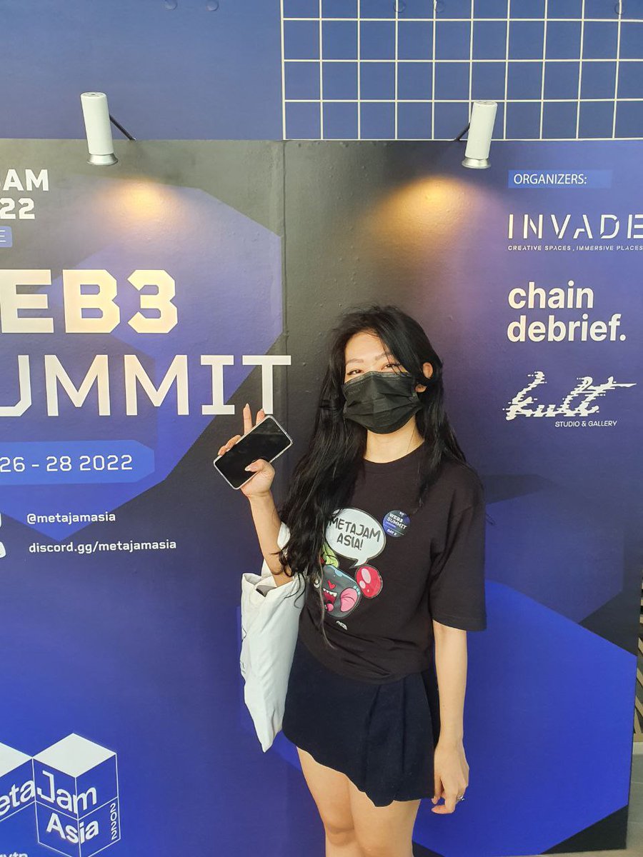 bella_rwa's tweet photo. Learnt alot everyday.
How to limit the risk when investing im web3? 
- Know the founding team
- See the community
- Roadmap check 
(By DG Ventures) 
#Web3 #Summit #Klaytn #Metajam #Asia https://t.co/NPj2RAUwNz