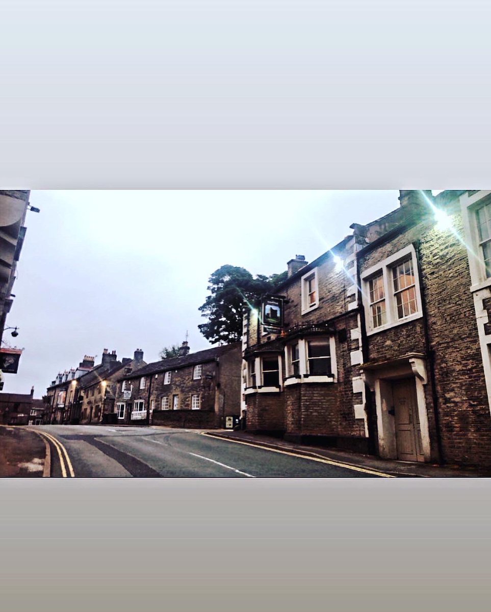 jordswfc95's tweet photo. Nice early morning road trip β
#photography #winpass #castleton #scenery #mamtor #peakdistrict https://t.co/Bi1qHgOCI5