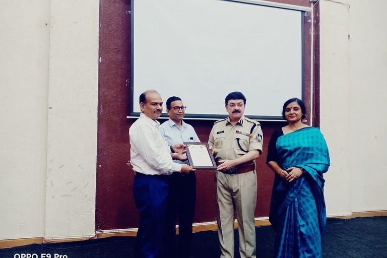 varunkapoor170's tweet photo. Special session of Cyber Security for ALL Principals off all Govt Schools of Indore District under my brand new project called Ojaswi Abhiyaan.
@ Indore MP
#MyProjects
#OjaswiAbhiyaan
#cybersecurityeducation
#varunkapoorips https://t.co/PadsOLXCl7
