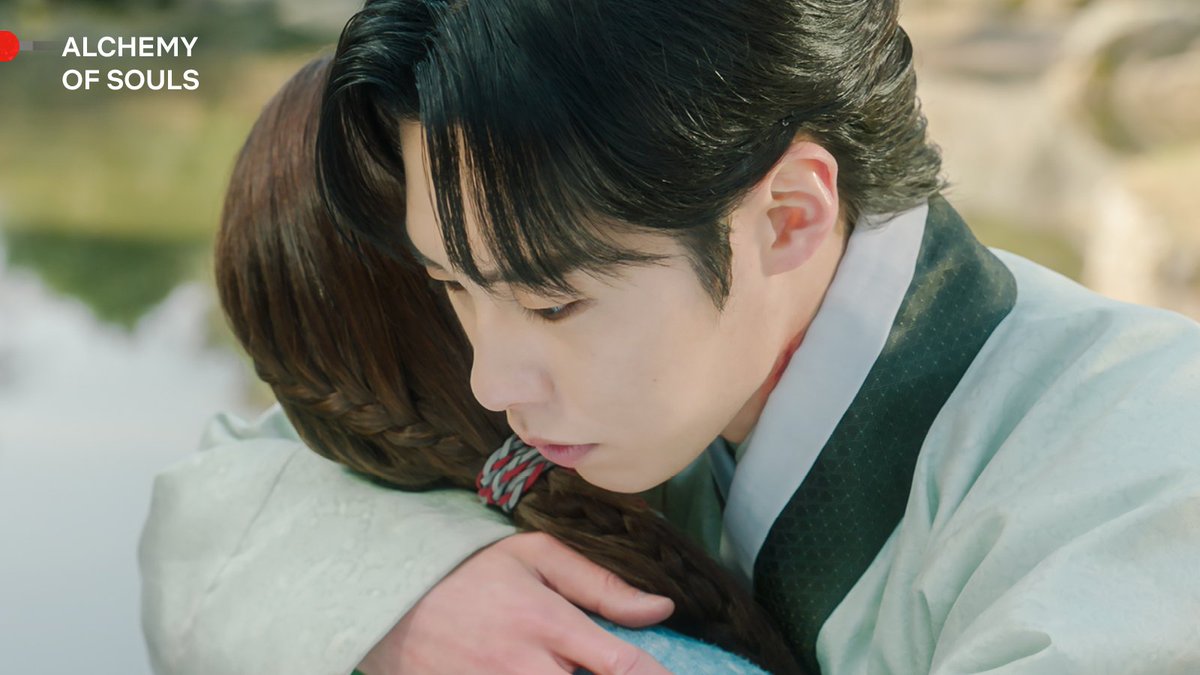 Netflix_PH's tweet photo. Jang Uk’s hugs hit different 🫶🏼 https://t.co/ddZ2Dwq1ly