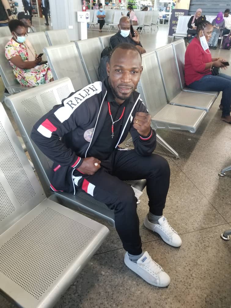 azamtvtz's tweet photo. Bondia Tshimanga Katompa tayari amewasili katika Uwanja wa Ndege wa Julius Nyerere Dar es Salaam usiku wa kuamkia leo, na muda wowote kuanzia sasa atakwea pipa kuelekea Songea.
Ni kuelekea Usiku wa Kisasi, Julai 30, 2022
#PayBackNight #UsikuWaKisasi #KikiSongea #Katompa https://t.co/Rn8YEW176h