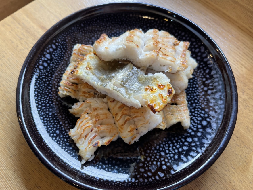 マクロ美風 中川さんが焼いてくれた大きな穴子も美味しかった 太刀魚も塩焼きが美味しいよ T Co C7cixepufx Twitter