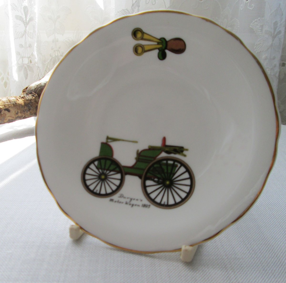 AlynsAttic's tweet photo. 🐣. Offer Xtras! Royal Grafton Fine Bone China - Pin Dish / Tray - Duryeas Motor Wagon 1895 for £4.5 #PinDish #PinTray https://t.co/3VOchEc9Id