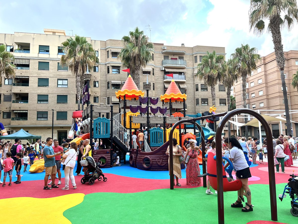 CarlosFBielsa's tweet photo. 🎉Inaugurado el nuevo súper parque infantil de Ciutat de la Lisa

🗳Un parque que, junto a la rehabilitación de la plaza,ha surgido de la participación ciudadana

✅A pesar de los contratiempos, la espera ha merecido la pena.El barco pirata ha quedado espectacular!
#MislataAvanza https://t.co/jbVqJhwo2Z