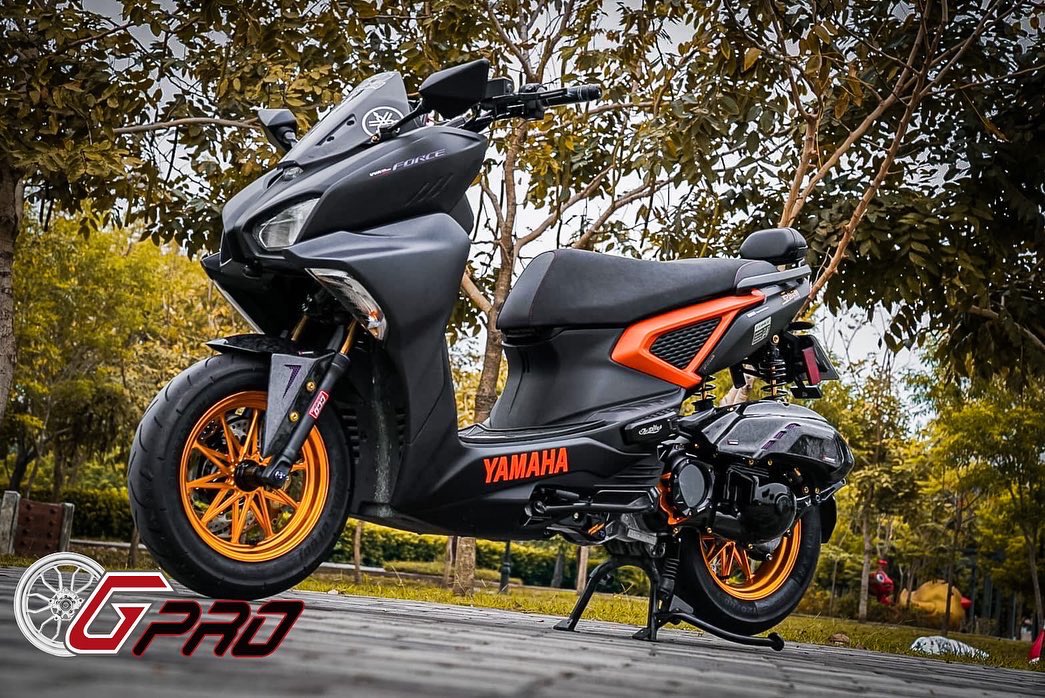G_protech's tweet photo. Force 2.0 Rocking it on a brand-new set of GR10’s in golden anodize.
.
Get yours now!!!
.
________________
Like - Follow - Share
________________
.
#yamahaforce #yamahaforce155 #Nmax #yamahanmax #yamahasmax155 #Xmax #gryphus #smax #smax155 #yamahasmax #SYM #jetsl #jets #jets125 https://t.co/ku0LqqxgtN