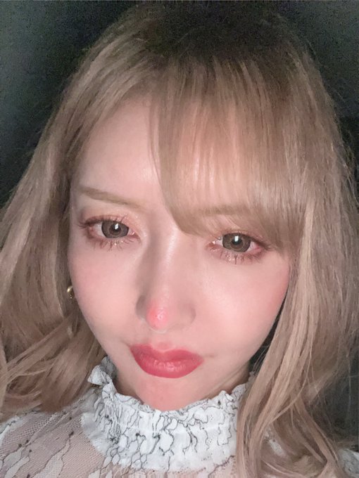 整形総額1000万モデルの 数百万かけた鼻 に悲劇 転んで強打 擦り傷に鼻血 不安しかない J Cast ニュース 全文表示