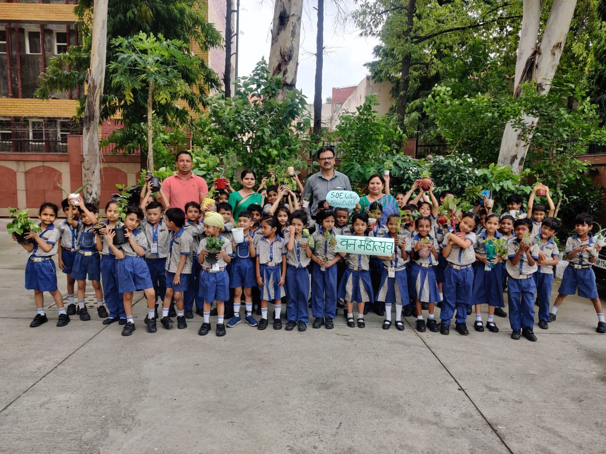 soekalkaji's tweet photo. Happiness after tree plantation 🌴 https://t.co/rUq2FKcum3