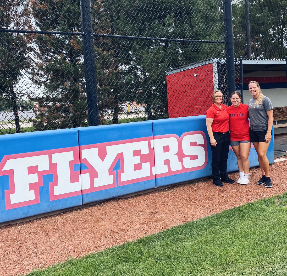 abbeyhofmann33's tweet photo. A beautiful day for a @FlyerSoftball visit!!! Thank you Coach LaPlaca and Coach P for the time you spent with me yesterday! The campus was beautiful and everyone was so welcoming. #UDSB #GoFlyers https://t.co/i8FsLoMPPF