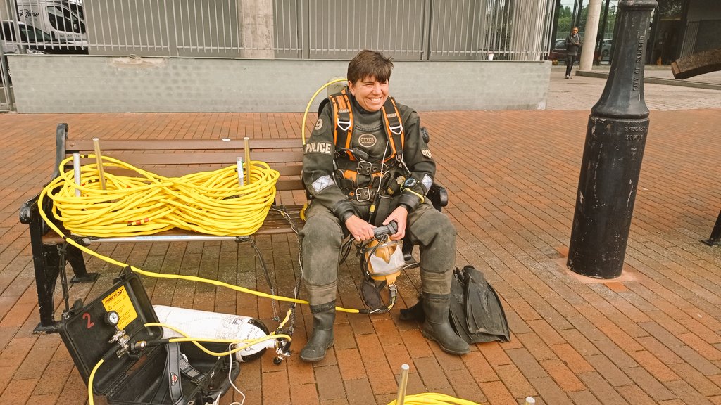 Today we have been at Salford Quays training and offering reassurance and advice to the public. 

We also spent time educating local youths who were taking advantage of the warm weather to enjoy the cold water. 🤿🐠
#RespectTheWater  #coldwatershock  #swimsafe #knowledgeispower