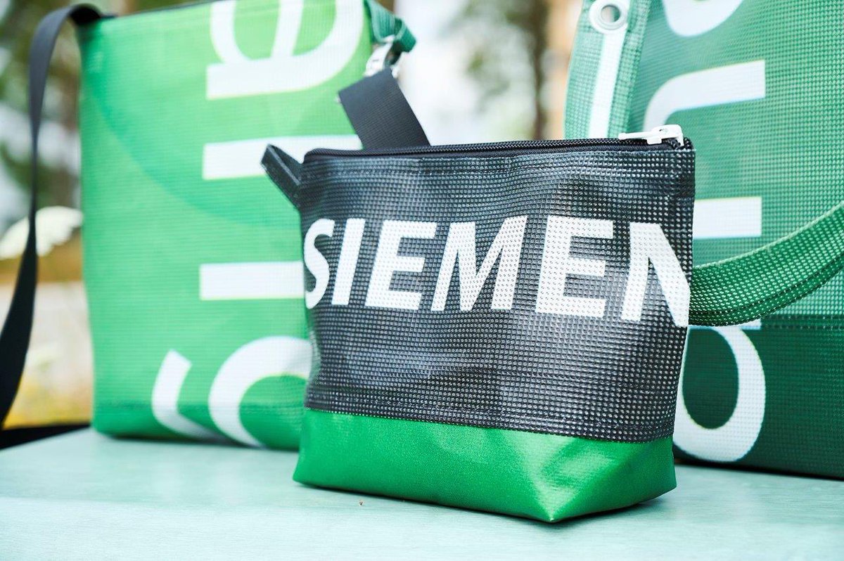 Nachhaltiges Handeln durch gemeinsames Upcycling- Projekt am Siemens Campus Erlangen. Mit Der ROM Technik , rom-technik.de/home/) und der LNdW, nacht-der-wissenschaften.de sowie der Schneidermeisterin Heike Schäftle, entstanden tolle Taschen Unikate 👛🎒👜🛍 aus Werbebannern!