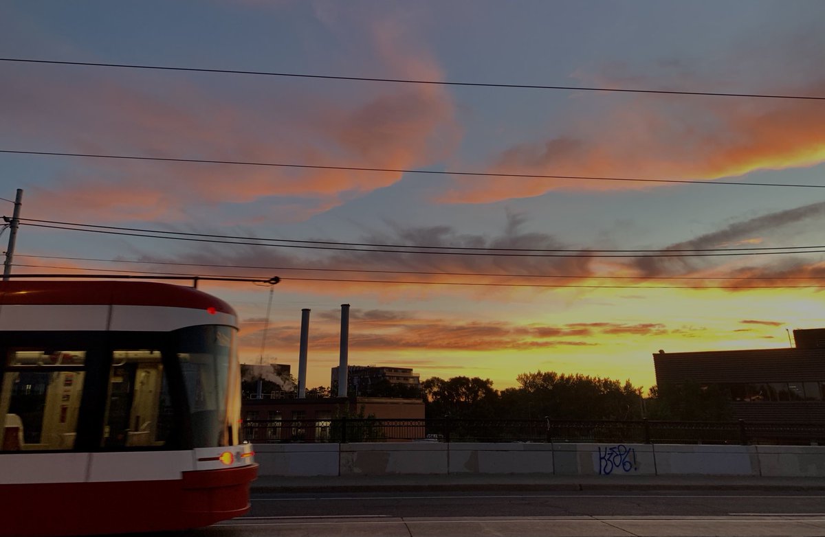 Morning all…
#sunrise #streetcar #toronto #phoneshot