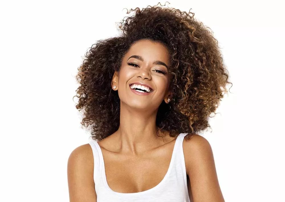 Clip_universe's tweet image. Image masking is a non - destructive approach for photo editing. Which technique concealed undesired sections of an image while preserving desired ones. In other terms, it is a technique for erasing an image's background using Photoshop. 
#imagemasking #hairyedges #bgremove