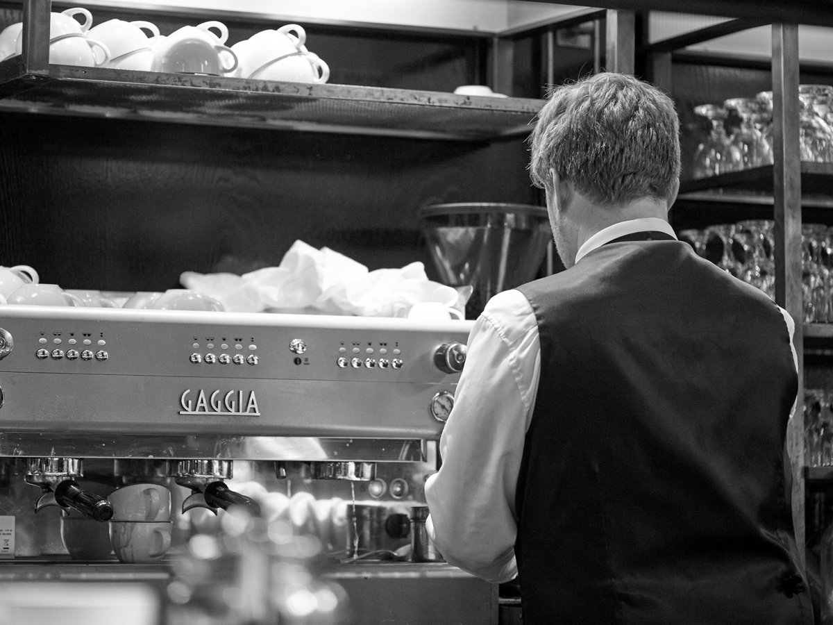 CafeWolseley's tweet photo. A pre-shopping coffee stop; we're open from 9:00am Monday to Saturday and from 10:00am on Sundays https://t.co/v29kAVsI5r