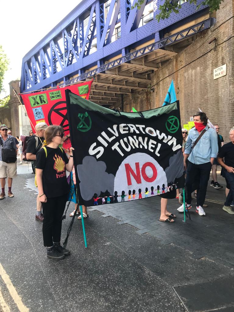 SilvertownTn's tweet image. Ask @LutfurRahmanTH and @TowerHamletsNow to oppose @SadiqKhan's toxic, climate-wrecking Silvertown Tunnel. We are holding a lobby outside the town hall 6.15 - 7pm. Mulberry Place, 5 Clove Crescent, E14 2BG. All welcome. 
@XRTowerHamlets @THLivingStreets @THWheelers @THGPCareGroup
