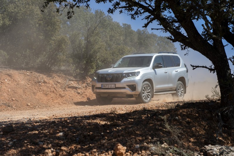 comautosur's tweet photo. El Toyota Land Cruiser y el Toyota Hilux serán compatibles con este tipo de diésel, que no contiene combustibles fósiles y procede de fuentes 100 % renovables. https://t.co/EbjTzADAS3