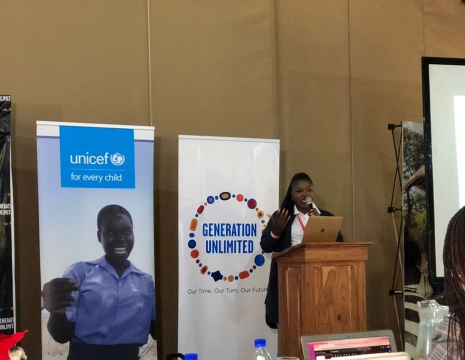 The Executive Director of @BOOSTFellowship Ms @CleoMakoni gave the opening remarks at @GenUnlimited_ pitch day. She encouraged the youths to take opportunities by the horn and be optimistic about the outcomes. @UNICEFZIMBABWE @PlanZimbabwe @PlanZimbabwe @UNDPZimbabwe