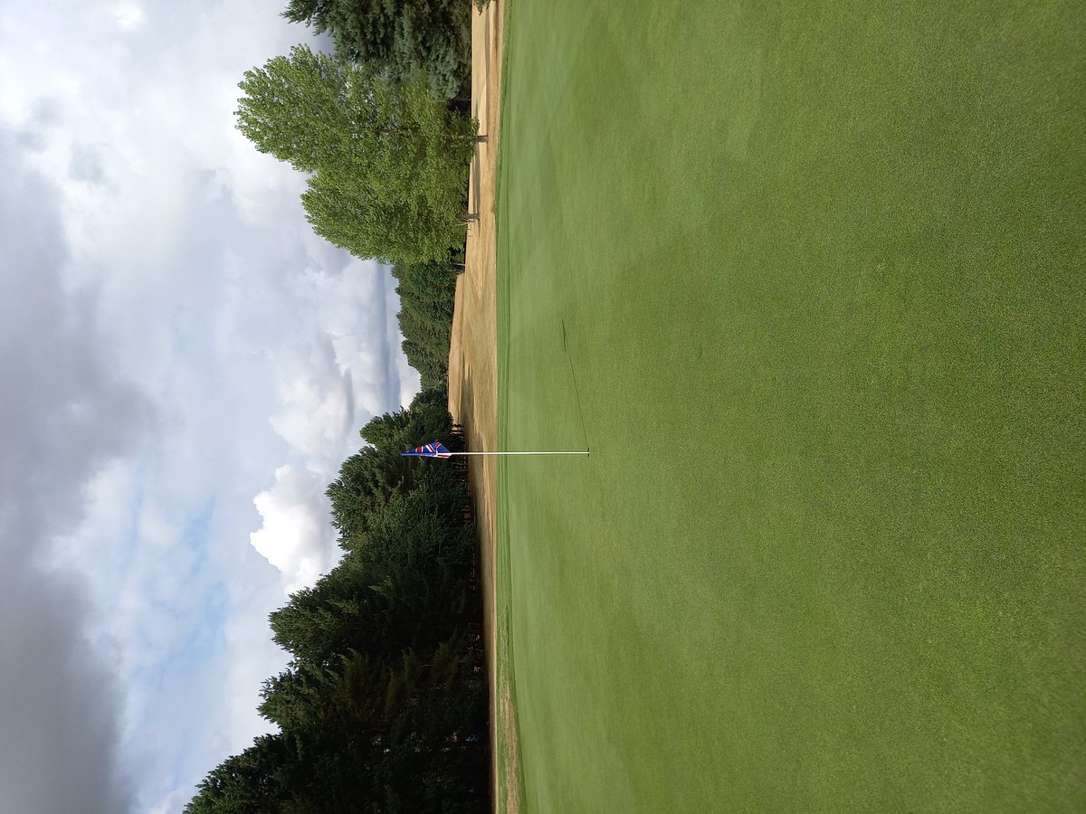 symbiofin's tweet image. First visit of the day to @themillbrookgc to see #composttea  being applied with Symbio 50 seaweed and Humic Booster 😍😍😍
Amazing what minimal inputs and #soilbiology can do!
Well done Team Millbrook! 👏🏽👏🏽👏🏽👍🏼