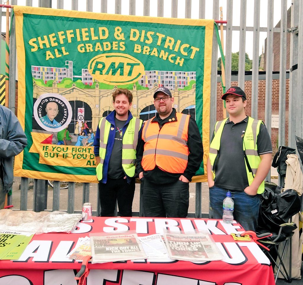 Solidarity with striking @RMTunion workers ✊ #SolidarityRMT #SupportRailWorkers
