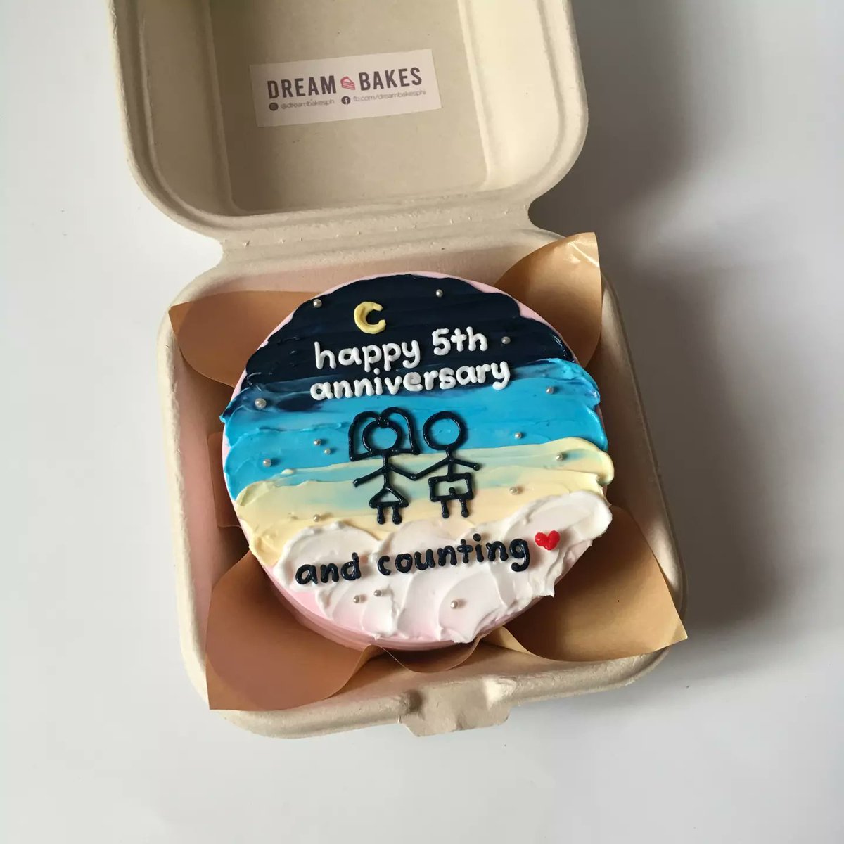 dreambakesph's tweet photo. More annivs, months, and days to come. Keep on loving your partners ~
.
.
.
#dreambakesph #minimalistcakes #bentocake #koreanlunchboxcake #lunchboxcake #koreancakestyle #koreancake #minicakes #cakes #cakesph #anniversarycake #monthsarycake #100happydays #couplecake https://t.co/9wuV6dKygx