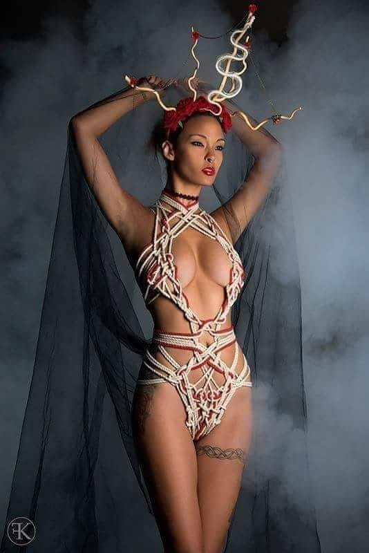 #ワンワールド國體 #天宙平和 #統一教会 に帰依する #ウクライナ #民族主義 #ネオナチ の #國體緊縛「#アゾフスタイル」 #国際勝共 #原研 #国葬 のゲームチェンジャー  #世界日報 #仁風林 #緊縛地下道場  #ウクライナ神社本庁 で開発される #緊縛変性意識 #緊縛合同結婚 #緊縛霊感商法